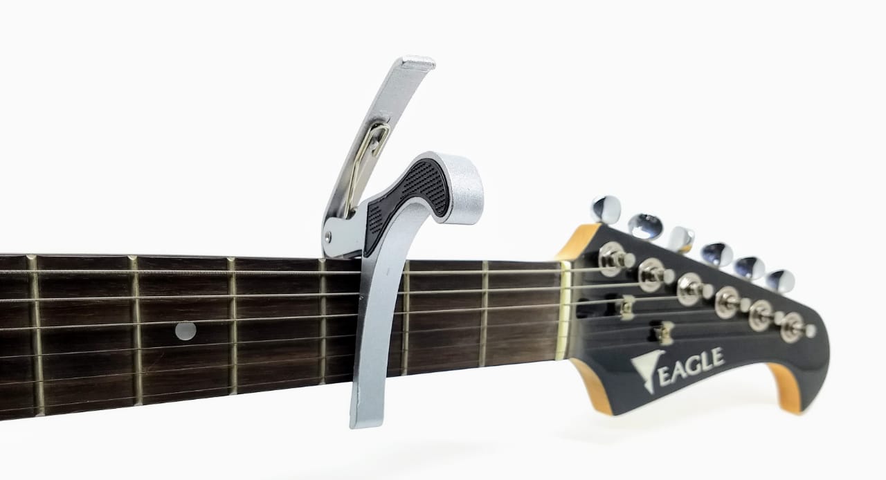 PCA012C CAPOTRASTE VIOLAO AÇO GUITARRA CINZA (9).jpeg