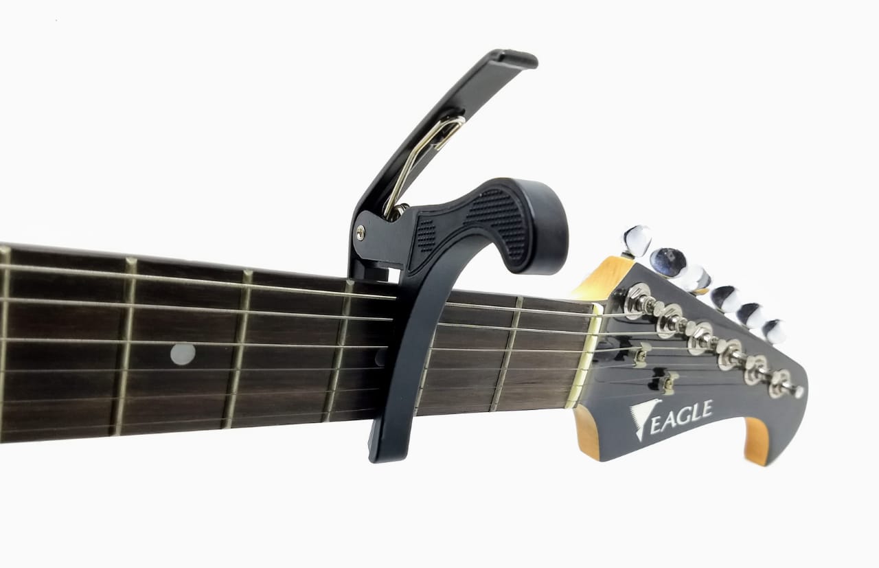 PCA012P CAPOTRASTE VIOLAO AÇO GUITARRA PRETO (8).jpeg